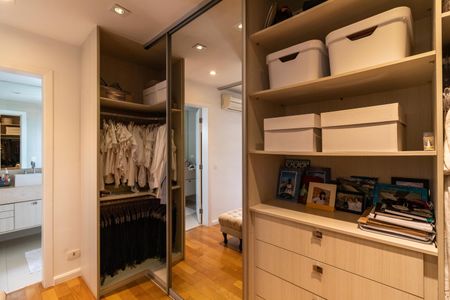 Apartamento à venda com 206m², 3 quartos e 3 vagasCloset da suíte 3