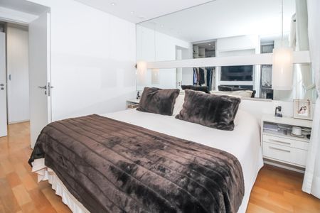 Apartamento à venda com 206m², 3 quartos e 3 vagasSuíte 1