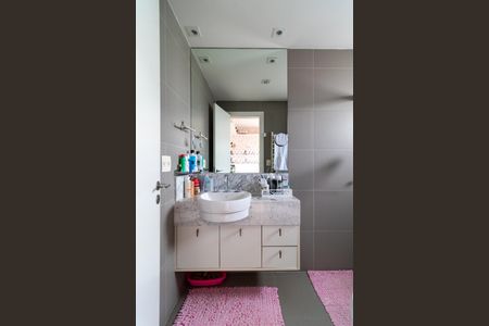 Apartamento à venda com 206m², 3 quartos e 3 vagasBanheiro da Suíte 1