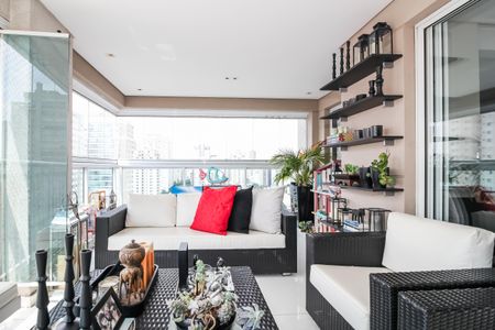 Apartamento à venda com 206m², 3 quartos e 3 vagasVaranda