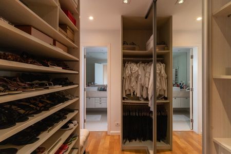 Apartamento à venda com 206m², 3 quartos e 3 vagasCloset da suíte 3