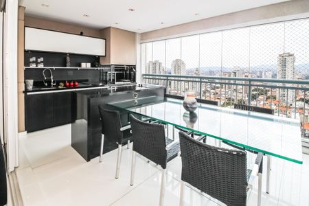 Apartamento à venda com 206m², 3 quartos e 3 vagasVaranda