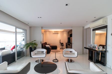 Sala de apartamento à venda com 3 quartos, 206m² em Vila Romana, São Paulo