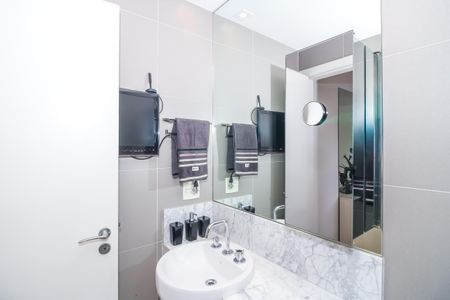 Apartamento à venda com 206m², 3 quartos e 3 vagasBanheiro da Suíte 2