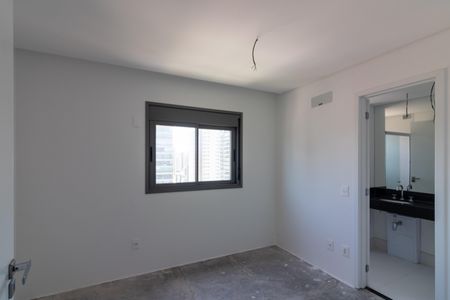 Apartamento à venda com 250m², 4 quartos e 4 vagas Apartamento à venda com 250m², 4 quartos e 4 vagasSuíte 2