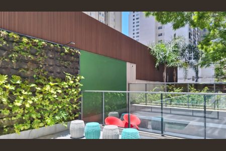 Apartamento à venda com 250m², 4 quartos e 4 vagas Apartamento à venda com 250m², 4 quartos e 4 vagasÁrea comum - Piscina