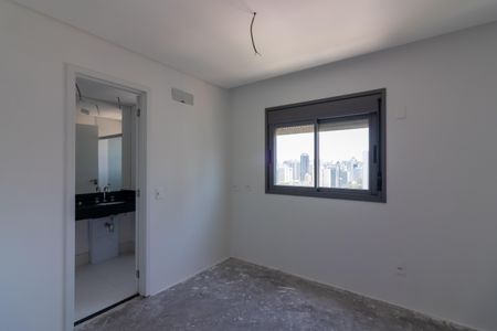 Apartamento à venda com 250m², 4 quartos e 4 vagas Apartamento à venda com 250m², 4 quartos e 4 vagasSuíte 1