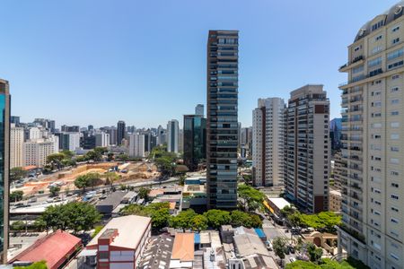 Apartamento à venda com 250m², 4 quartos e 4 vagas Apartamento à venda com 250m², 4 quartos e 4 vagasVista da Suíte 2