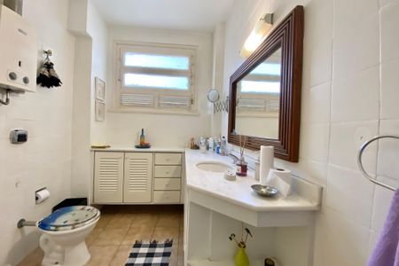 Apartamento à venda com 125m², 3 quartos e 1 vaga Apartamento à venda com 125m², 3 quartos e 1 vagaBanheiro Social