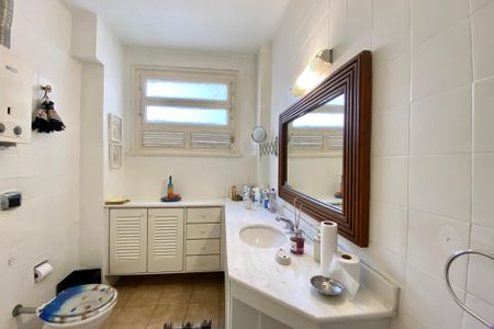 Apartamento à venda com 125m², 3 quartos e 1 vaga Apartamento à venda com 125m², 3 quartos e 1 vagaBanheiro Social