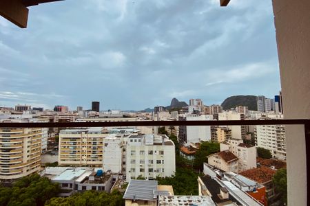 Apartamento à venda com 125m², 3 quartos e 1 vaga Apartamento à venda com 125m², 3 quartos e 1 vagaTerraço