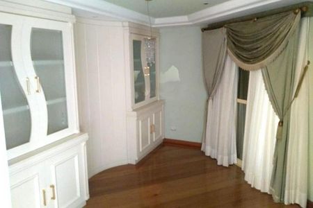 Casa à venda com 1050m², 5 quartos e 6 vagas