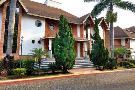 Casa à venda com 1050m², 5 quartos e 6 vagas