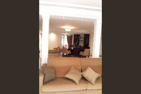 Casa à venda com 5 quartos, 1050m² em Vila Carrão, São Paulo