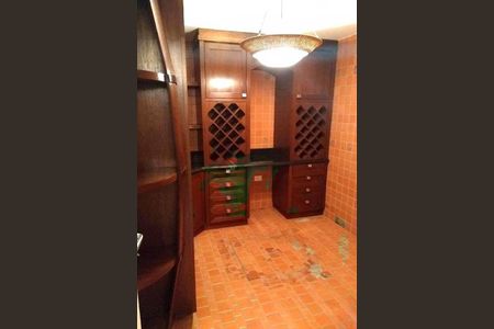 Casa à venda com 1050m², 5 quartos e 6 vagas