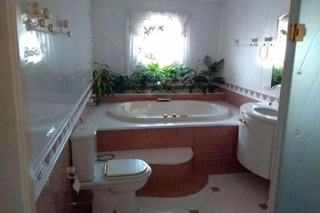 Casa à venda com 1050m², 5 quartos e 6 vagas