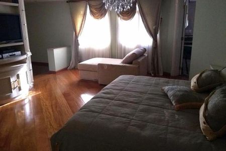 Casa à venda com 1050m², 5 quartos e 6 vagas