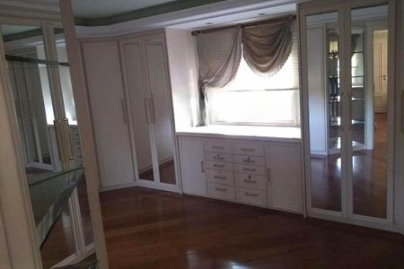 Casa à venda com 1050m², 5 quartos e 6 vagas