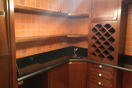 Casa à venda com 1050m², 5 quartos e 6 vagas