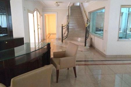 Casa à venda com 1050m², 5 quartos e 6 vagas