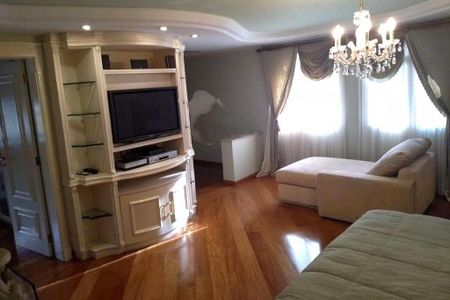 Casa à venda com 5 quartos, 1050m² em Vila Carrão, São Paulo