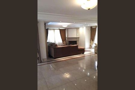 Casa à venda com 5 quartos, 1050m² em Vila Carrão, São Paulo