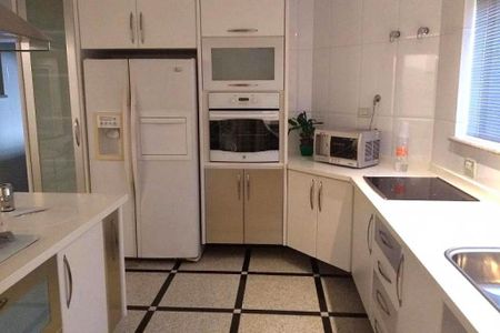 Casa à venda com 1050m², 5 quartos e 6 vagas