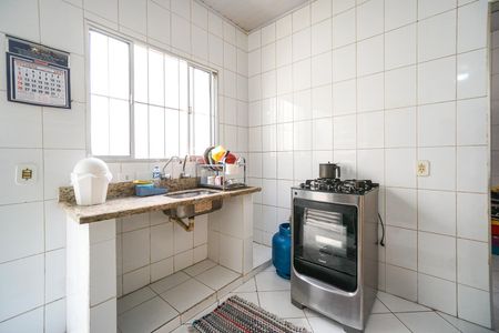 Casa à venda com 70m², 2 quartos e 2 vagas Casa à venda com 70m², 2 quartos e 2 vagasCozinha