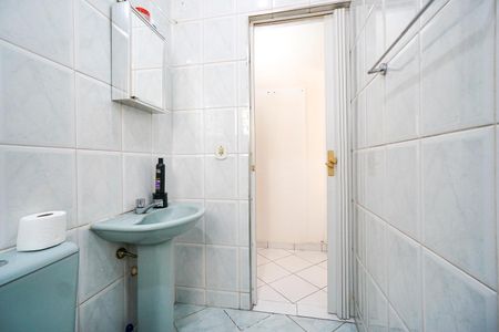 Casa à venda com 70m², 2 quartos e 2 vagas Casa à venda com 70m², 2 quartos e 2 vagasBanheiro 2