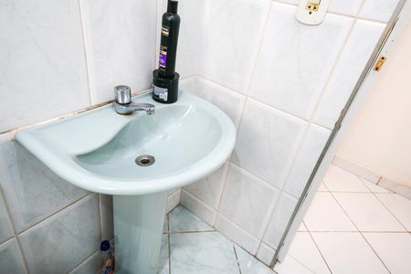 Casa à venda com 70m², 2 quartos e 2 vagas Casa à venda com 70m², 2 quartos e 2 vagasBanheiro 2