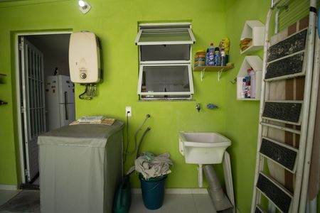 Casa de condomínio à venda com 97m², 3 quartos e 1 vagaÁrea de serviço