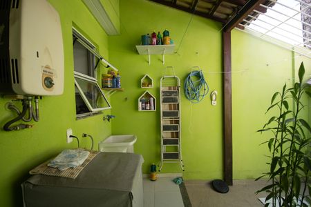 Casa de condomínio à venda com 97m², 3 quartos e 1 vagaÁrea de serviço