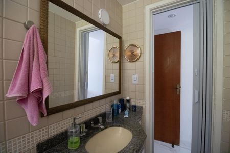 Casa de condomínio à venda com 97m², 3 quartos e 1 vagaBanheiro da suíte