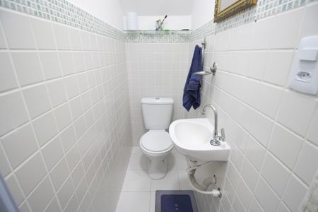 Casa de condomínio à venda com 97m², 3 quartos e 1 vagaBanheiro de Serviço