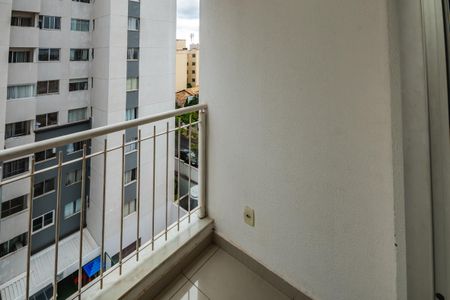 Apartamento para alugar com 93m², 3 quartos e 1 vagaVaranda