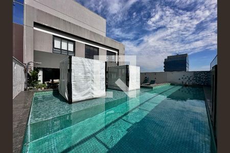 Studio à venda com 24m², 1 quarto e sem vaga Studio à venda com 24m², 1 quarto e sem vagaÁrea comum - Piscina