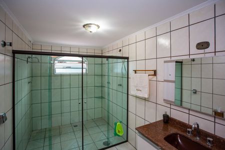 Casa à venda com 210m², 4 quartos e 2 vagasBanheiro 2