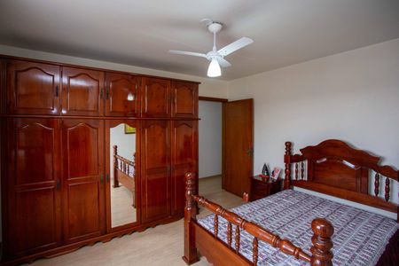 Casa à venda com 210m², 4 quartos e 2 vagasQuarto 1