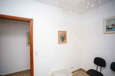 Casa à venda com 210m², 4 quartos e 2 vagasEscritório