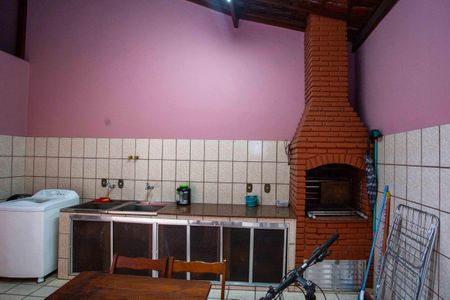 Casa à venda com 210m², 4 quartos e 2 vagasÁrea de Serviço