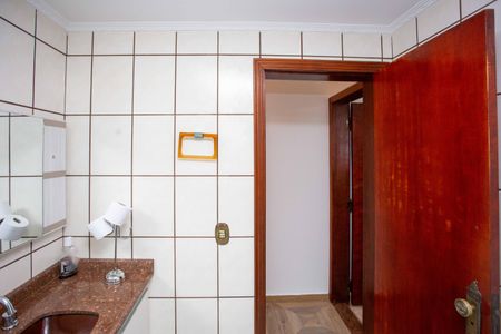 Casa à venda com 210m², 4 quartos e 2 vagasBanheiro 2