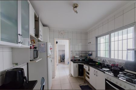 Casa à venda com 235m², 6 quartos e 2 vagas Casa à venda com 235m², 6 quartos e 2 vagasCozinha