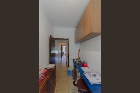 Casa à venda com 235m², 6 quartos e 2 vagas Casa à venda com 235m², 6 quartos e 2 vagasQuarto 4