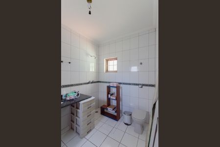 Casa à venda com 235m², 6 quartos e 2 vagas Casa à venda com 235m², 6 quartos e 2 vagasBanheiro 2