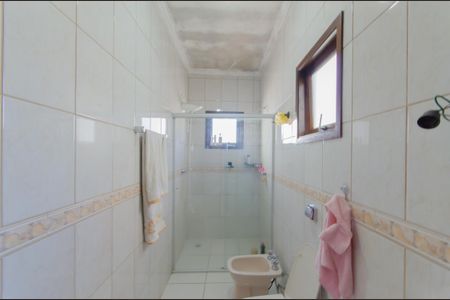 Casa à venda com 235m², 6 quartos e 2 vagas Casa à venda com 235m², 6 quartos e 2 vagasBanheiro 1