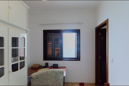 Casa à venda com 235m², 6 quartos e 2 vagas Casa à venda com 235m², 6 quartos e 2 vagasQuarto 2