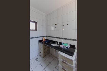 Casa à venda com 235m², 6 quartos e 2 vagas Casa à venda com 235m², 6 quartos e 2 vagasBanheiro 2