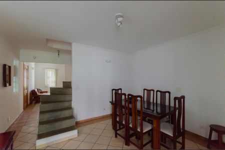 Casa à venda com 235m², 6 quartos e 2 vagas Casa à venda com 235m², 6 quartos e 2 vagasCopa