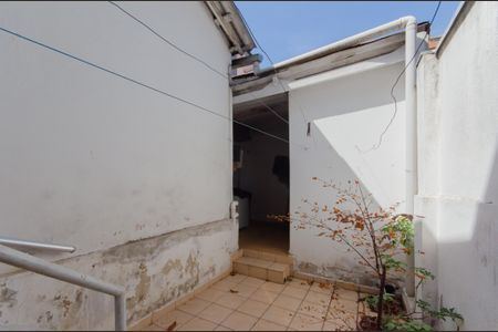 Casa à venda com 235m², 6 quartos e 2 vagas Casa à venda com 235m², 6 quartos e 2 vagasQuintal Casa 2