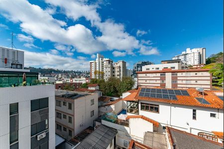 Apartamento à venda com 130m², 2 quartos e 3 vagasVista da Sala